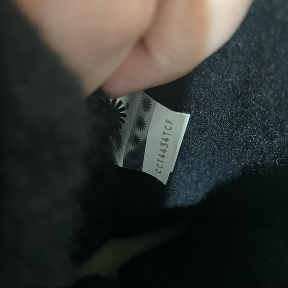 UGG - Picture 6 of 9